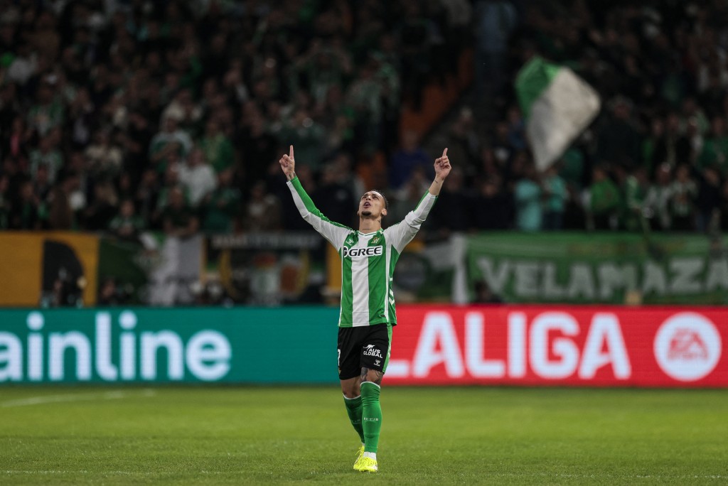 安東尼慶祝取得入球。法新社 安東尼慶祝取得入球。法新社