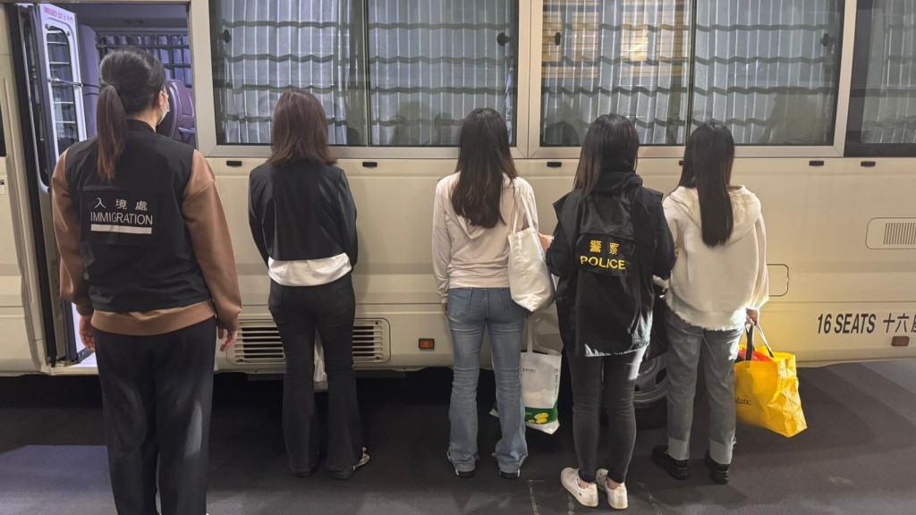 跨部門灣仔掃黃行動 搜查多個樓上單位 拘捕6名女子。警方圖片