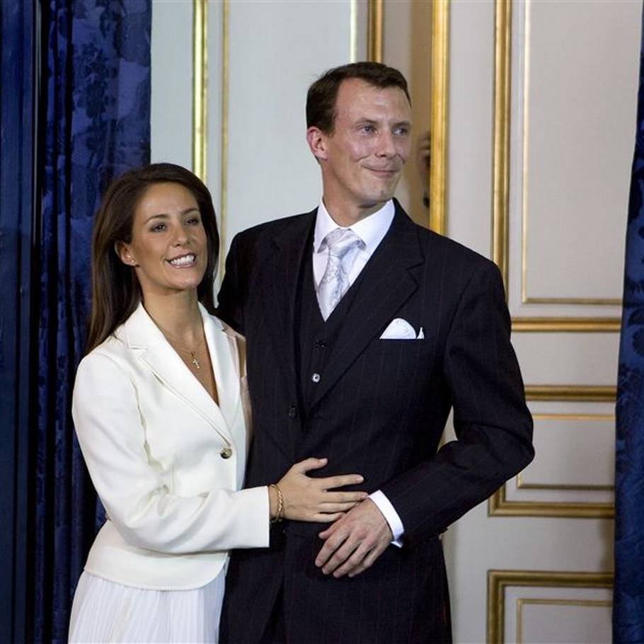 07年，约阿基姆宣布与原籍法国的玛莉（Marie）订婚，并于翌年完婚。
