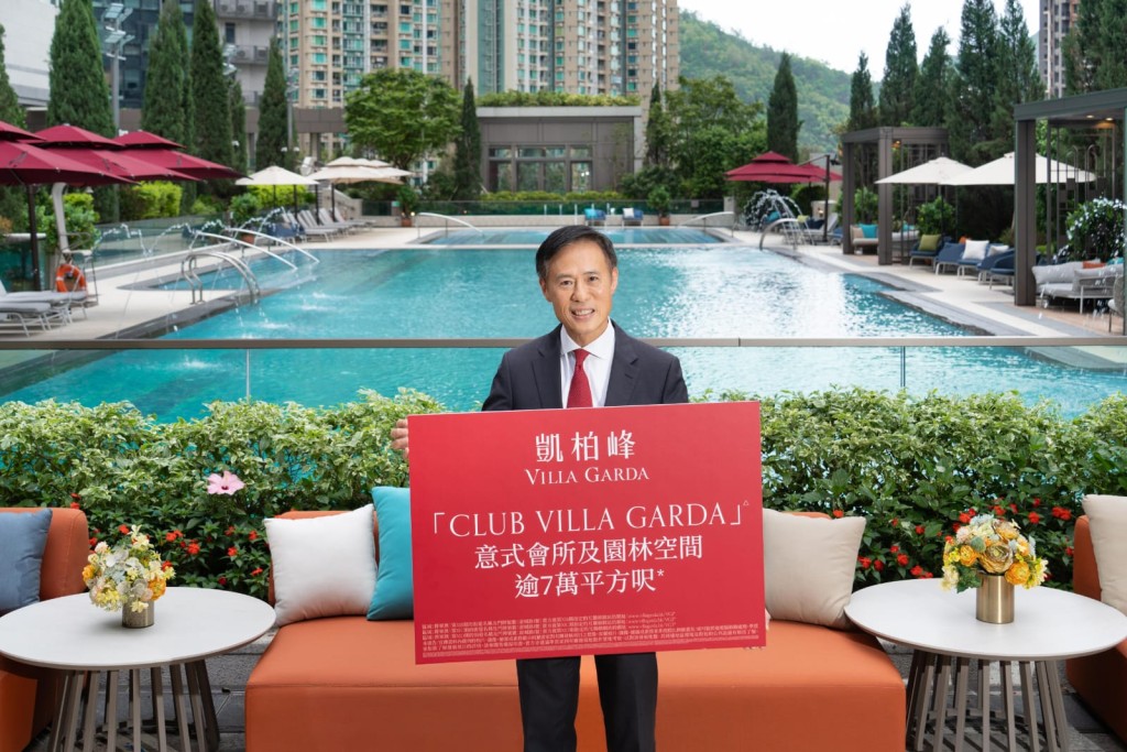 信和執行董事田兆源表示，至今銷售錄不少投資客入市，同時亦見有大手客，買樓氣氛不俗，今年年底前料推3盤，共渉3978伙。