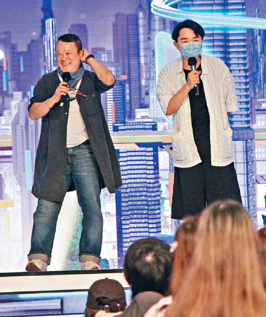 ■曾志偉與王祖藍在台上向參加者發表講話。
