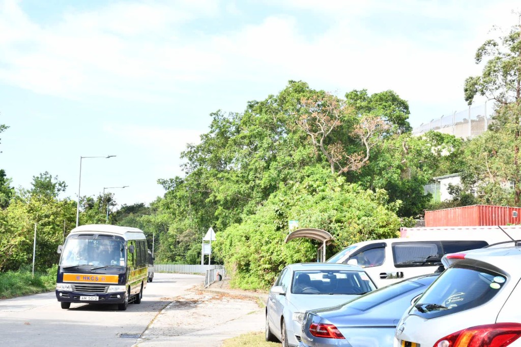 早上9時15分阮民安由塘福懲教所安排的車輛送至塘福巴士站。