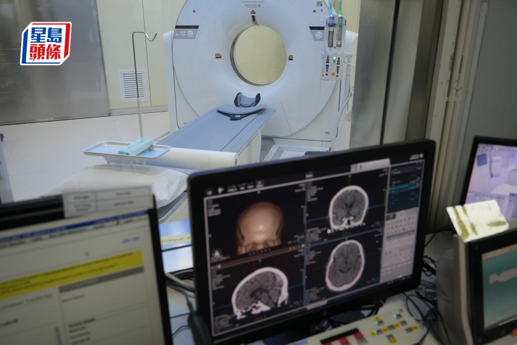 應急醫院設有3部電腦掃描造影機和1部1.5T磁力共振掃描造影機，將逐步啟用另外2部電腦掃描造影機，未來目標是發展成高流量的放射科日間服務中心。吳艷玲攝