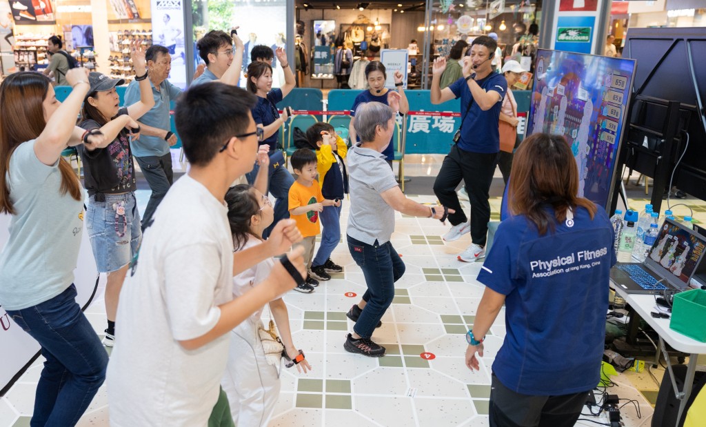 亮點二:《體感大激鬥》人氣回歸—— 香港情懷x AI科技運動 亮點二:《體感大激鬥》人氣回歸—— 香港情懷x AI科技運動