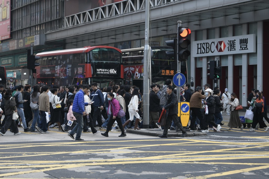 截至2025年7月份的赤字,主要是由於薪俸稅及利得稅等主要收入均大多在財政年度的後期收取。資料圖片 截至2025年7月份的赤字,主要是由於薪俸稅及利得稅等主要收入均大多在財政年度的後期收取。資料圖片
