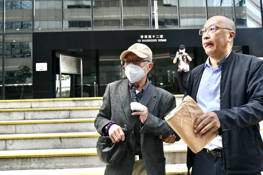 「何伯」續准以原有條件保釋。盧江球攝