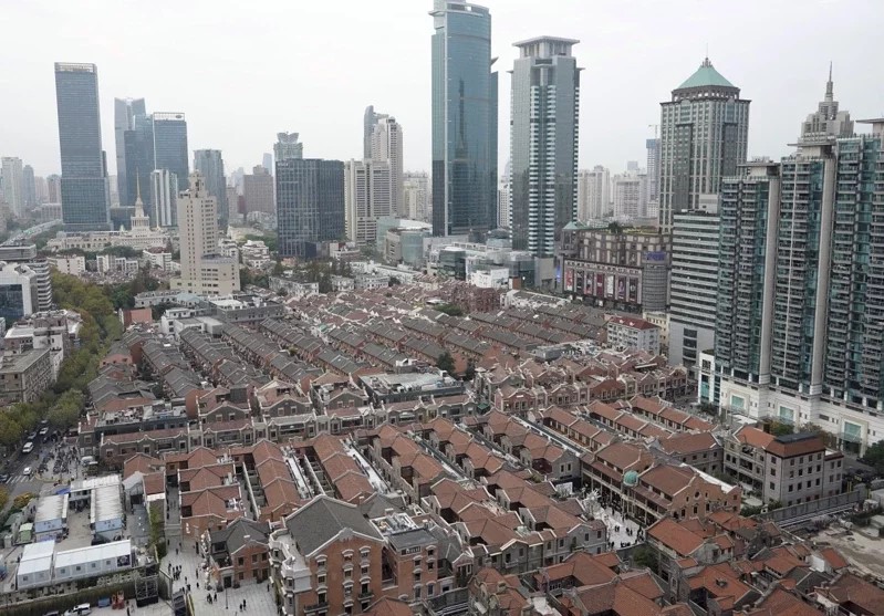 上海樓市新政策實施首日，新樓及二手房成交均明顯上升。新華社