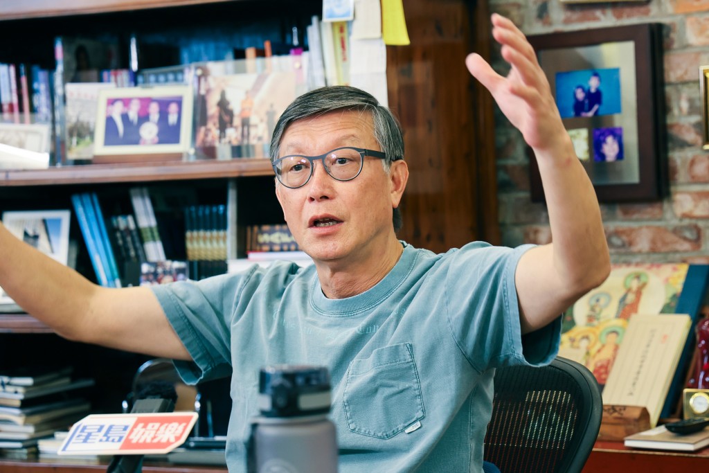 劉偉強在工作室受訪。