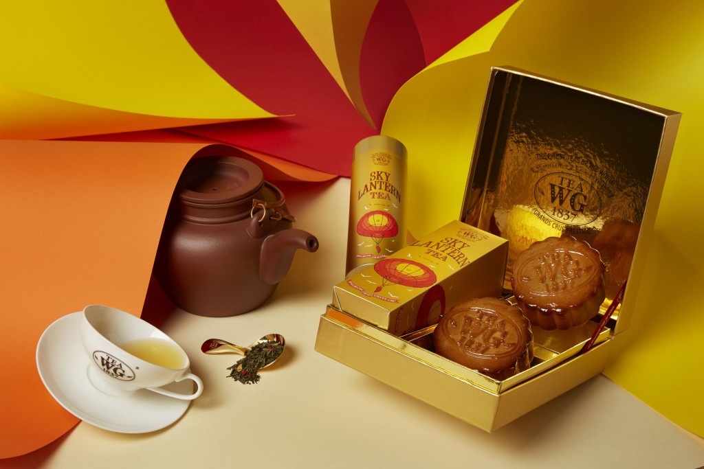 Tea WG茗茶传统月饼两件装伴的天灯颂愿茶礼盒。 Tea WG茗茶传统月饼两件装伴的天灯颂愿茶礼盒。