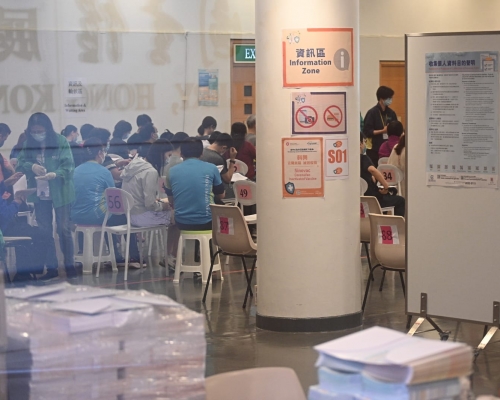 市民前往接種科興疫苗。