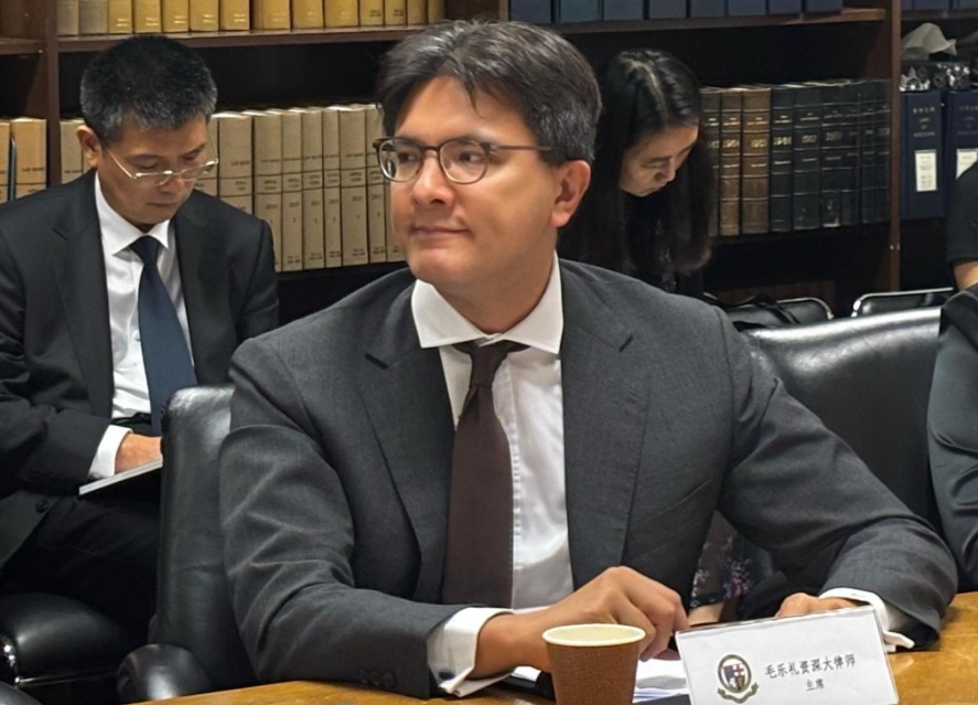 大律師公會主席毛樂禮。