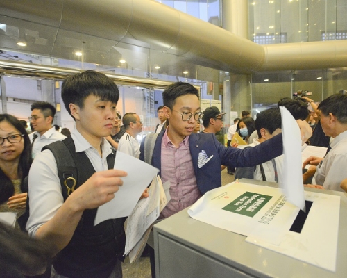 房委會擬未來5年額外增1350個公務員綠表配額 。資料圖片
