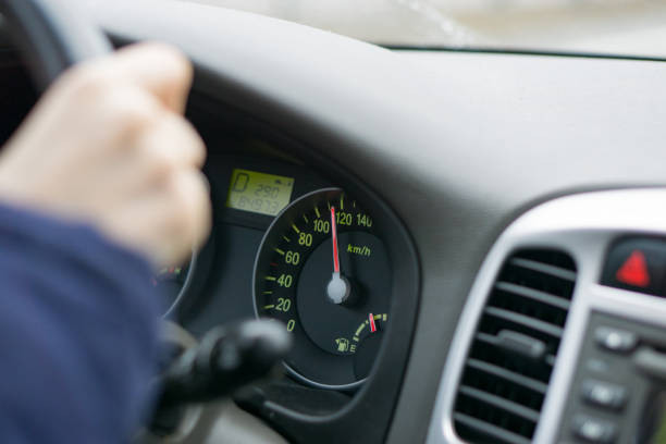喬治亞州男子卡托開車路過薩凡納市時，被巡警揭發超速，還收到天價罰單。