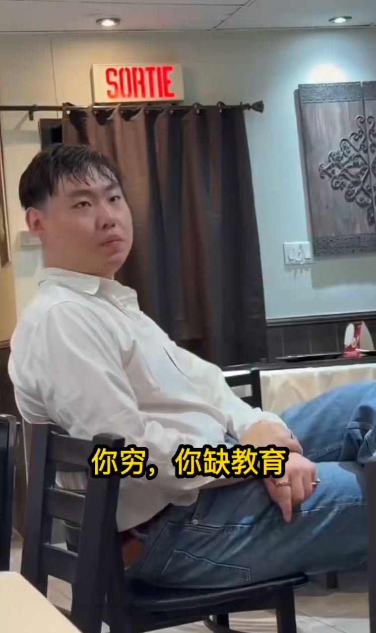加拿大“Walker哥”因未获免费胶袋，不断侮辱侍应“你是贱命”爆红。Ｘ