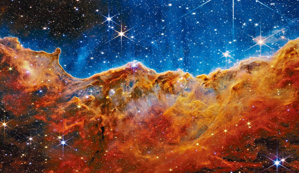 美国太空总署去年7月发表韦伯太空望远镜拍摄的影像，可见船底座星云的“宇宙悬崖”。