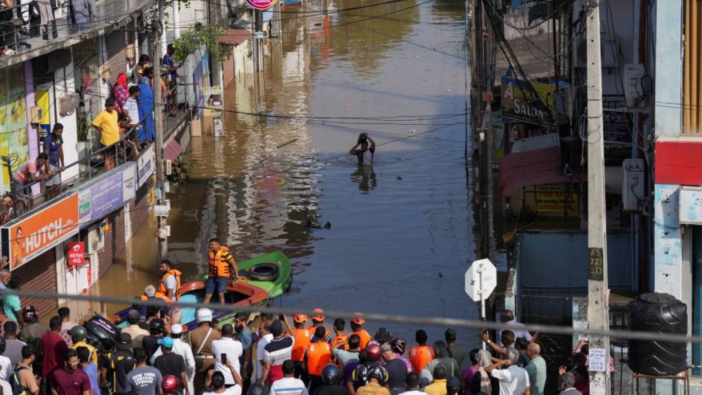 斯里兰卡发生洪灾目前已有近200人死亡。路透社