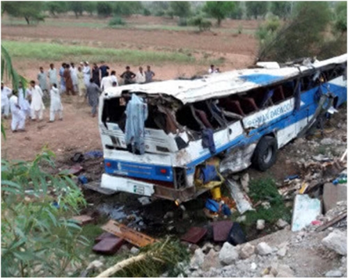 巴士嚴重損毀。網圖