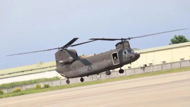 涉案的中校獲承諾如駕駛CH-47直升機叛逃，可得到1,500萬美元酬勞。中時新聞網
