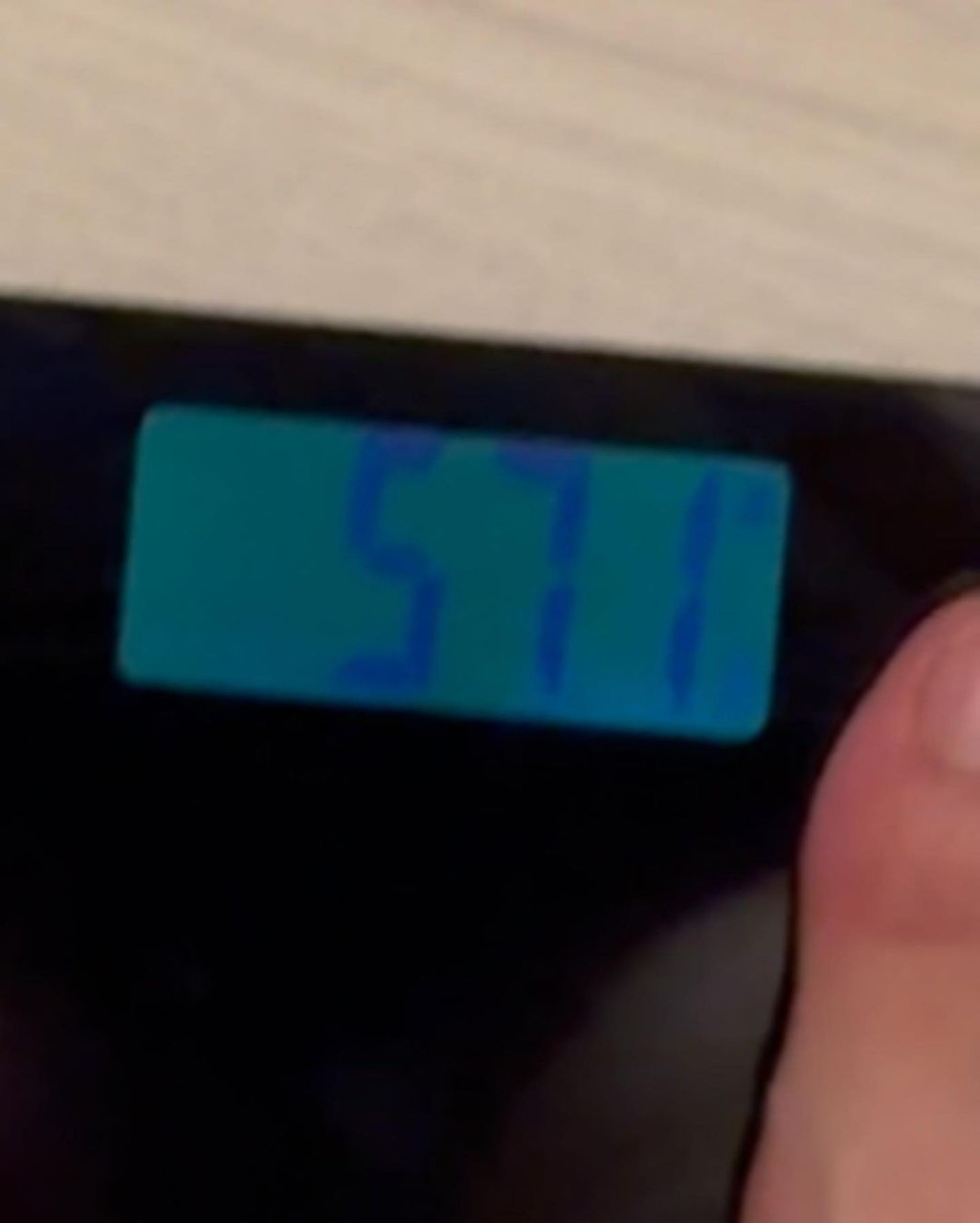 戴祖仪自爆最新体重有达57.1kg。