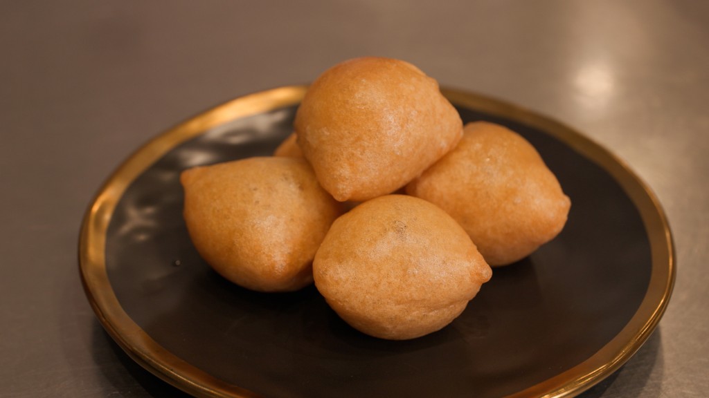 另有經典賀年小食「陳皮豆沙軟角」寓意富貴又富足