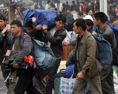 農民工為中國最大的勞動力群體，也是生活相對艱苦的一群。互聯網圖片