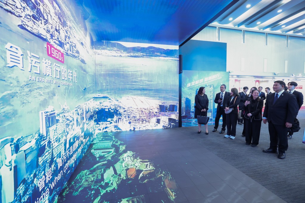 泰国国家反腐败委员会参观廉署展览厅的全新公众宣传教育项目。