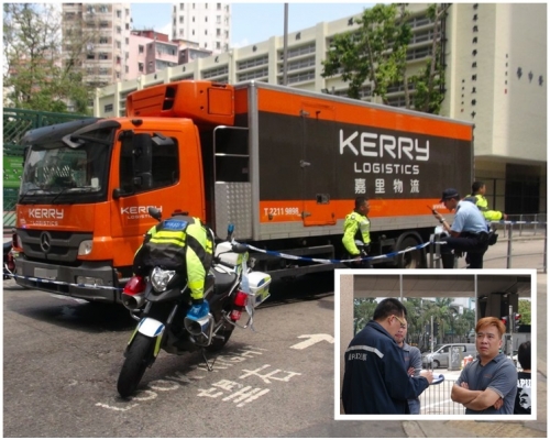  貨車司機（小圖）在現場接受警方調查。林思明攝