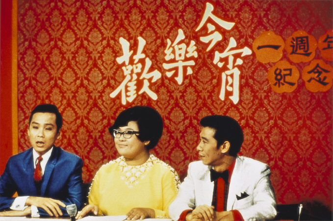 沈殿霞是TVB昔日的「镇台之宝」外，也是《欢乐今宵》的中流砥柱，由1967年主持到2002年，虽然一度离开TVB转投亚视，但在TVB多年间都是《欢乐今宵》的主持。