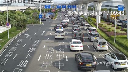 港珠澳大橋自下午開始出現車龍。港珠澳大橋珠海口岸網站圖片 港珠澳大橋自下午開始出現車龍。港珠澳大橋珠海口岸網站圖片