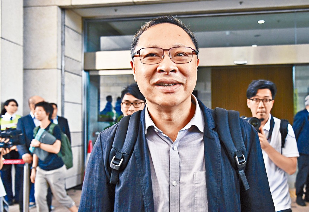 控方證人交代自己2019年底至翌年初，多次在泛民飯局中，聽到戴耀廷分享「35+」概念。