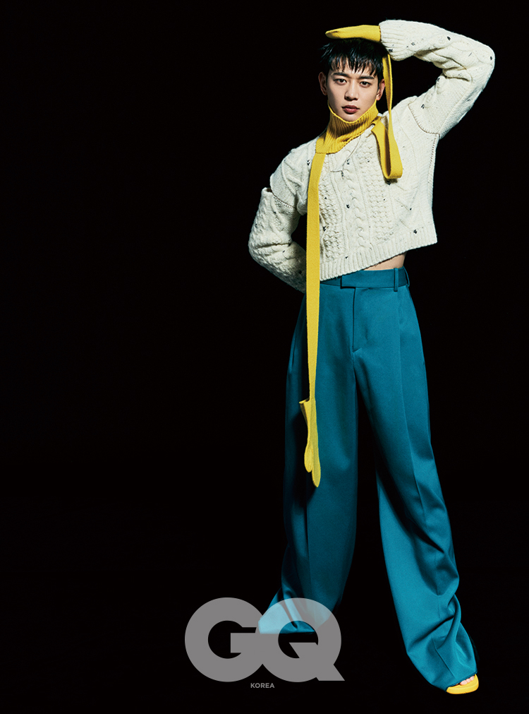 一眼睇晒184cm到底係幾高。（照片來源：GQ KOREA）