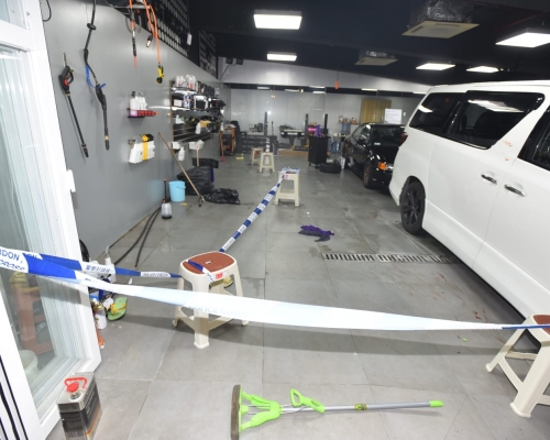 現場是宏光道興力工業中心地下一間汽車美容店。