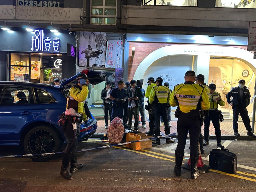 警方封鎖現場調查。楊偉亨攝