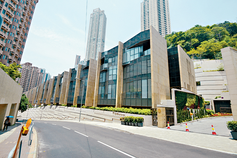 藍塘道23至39號超級豪宅，以招標形式售出33A洋房，造價逾2.27億。