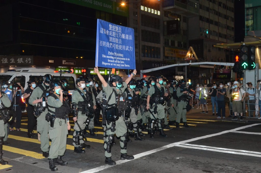 網民今日發起多區堵路,警方到多區拘捕、截查。