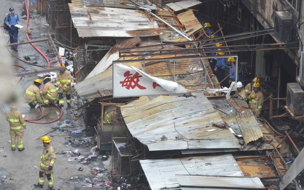 2011年11月30日旺角花園街排檔發生四級火警。資料圖片