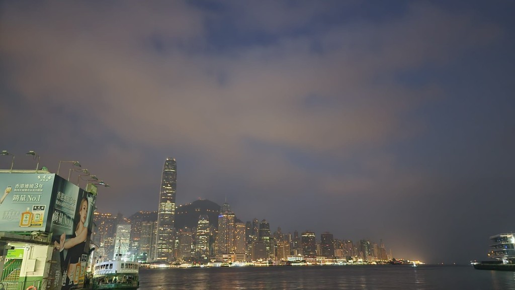 本港地區今日大致天晴,早上稍涼。黎志偉攝 本港地區今日大致天晴,早上稍涼。黎志偉攝