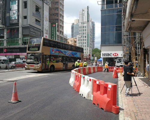 現場路面已完成鋪設工程。
