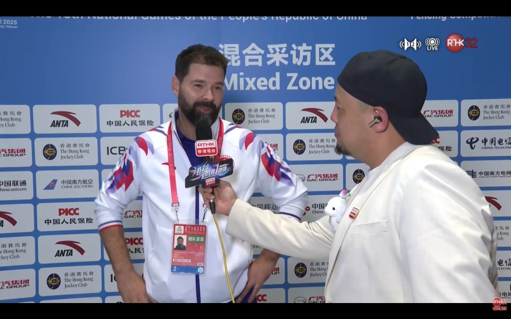 教練格連賽後說張家朗還未完全在狀態,摘銅已經很好。港台電視截圖 教練格連賽後說張家朗還未完全在狀態,摘銅已經很好。港台電視截圖