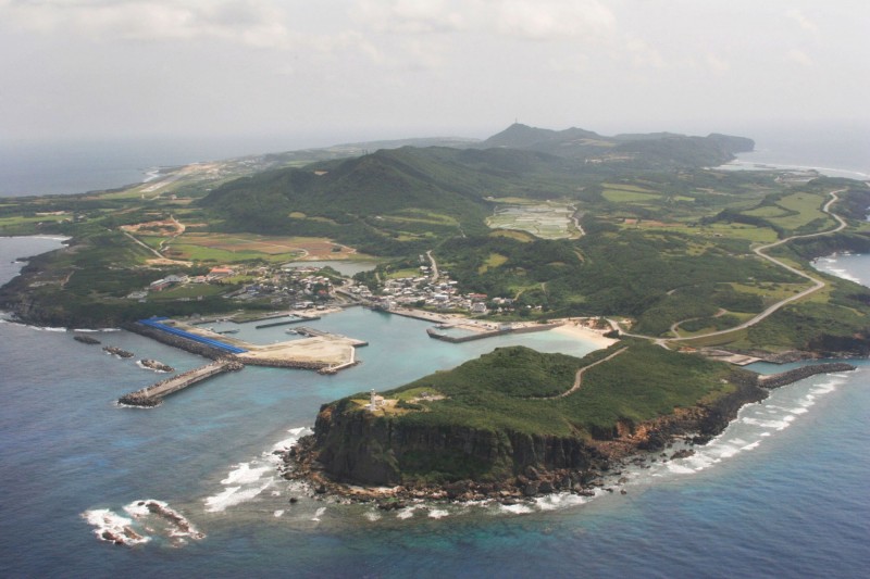 日本正加速研究在台海有事時，將沖繩縣離島居民撤離避難的計劃。路透社