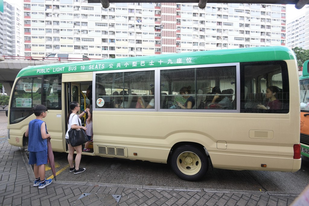 学生及家长下周一要预留充裕的乘车时间。林世雄网志