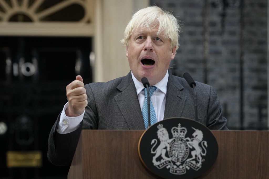 約翰遜趕回英國爭取提名，但許多保守黨人表明拒絕他出任首相。AP圖片