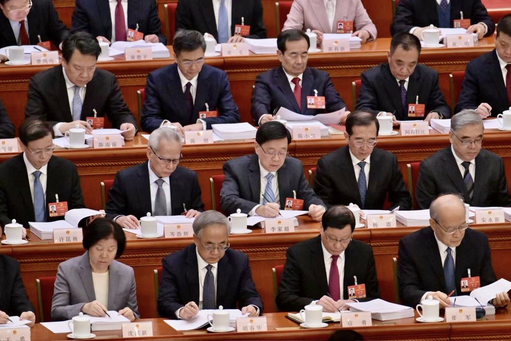 李家超指很榮幸以香港特區行政長官的身分列席十四屆全國人大四次會議開幕會。李家超fb