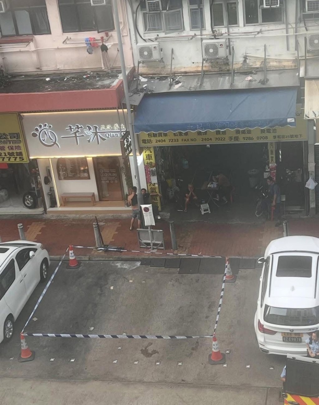 網民指車房門外的錶位被警方以封條圍封,阻止任何車輛停泊。網上圖片 網民指車房門外的錶位被警方以封條圍封,阻止任何車輛停泊。網上圖片