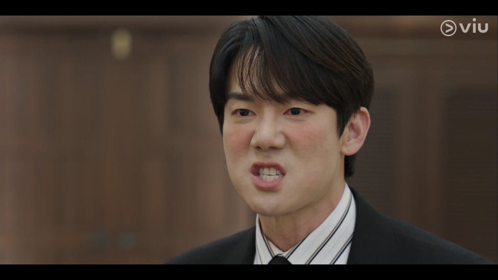 柳演錫被許城泰附身法庭暴走。