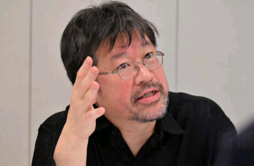 佐藤二朗在事件爆發後首度受訪，看其滿臉于思的憔悴模樣，可見狀態極差。