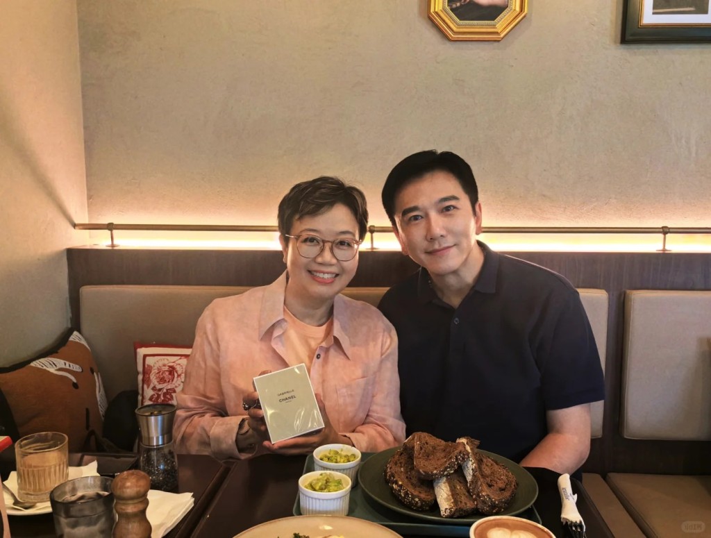 溫兆倫陳寶華合體掀集體回憶。 溫兆倫陳寶華合體掀集體回憶。