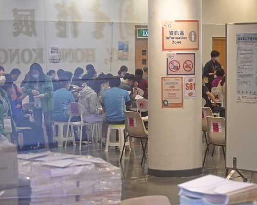 過去一周衞生署共接獲181宗涉及曾經接種新冠疫苗人士的異常事件報告。資料圖片