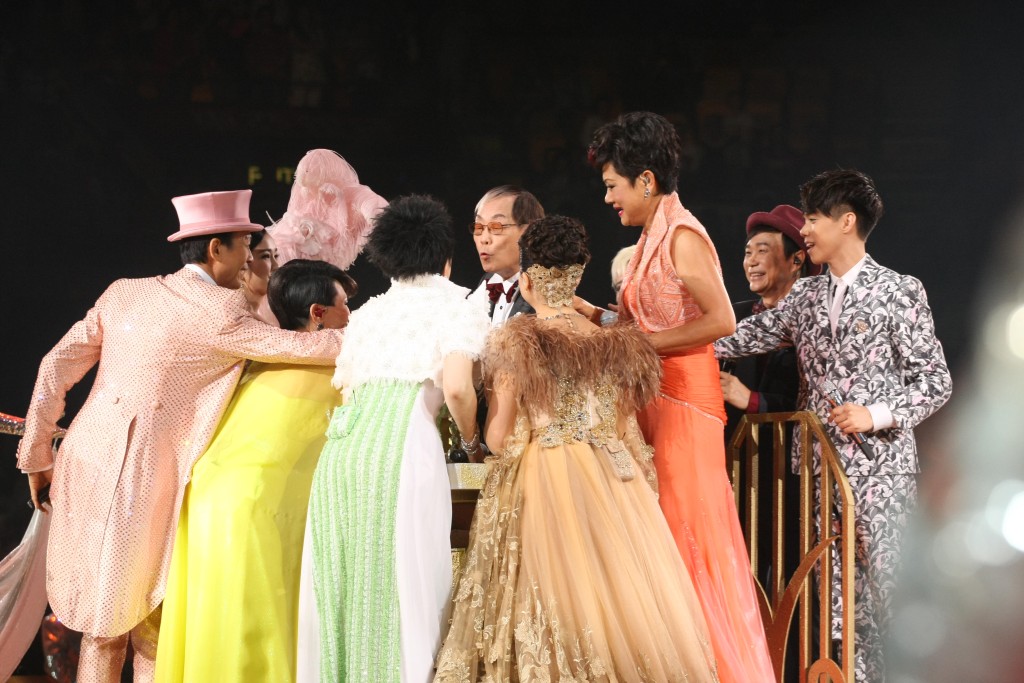 一連十二場的《顧嘉煇榮休盛典演唱會》圓滿落幕。