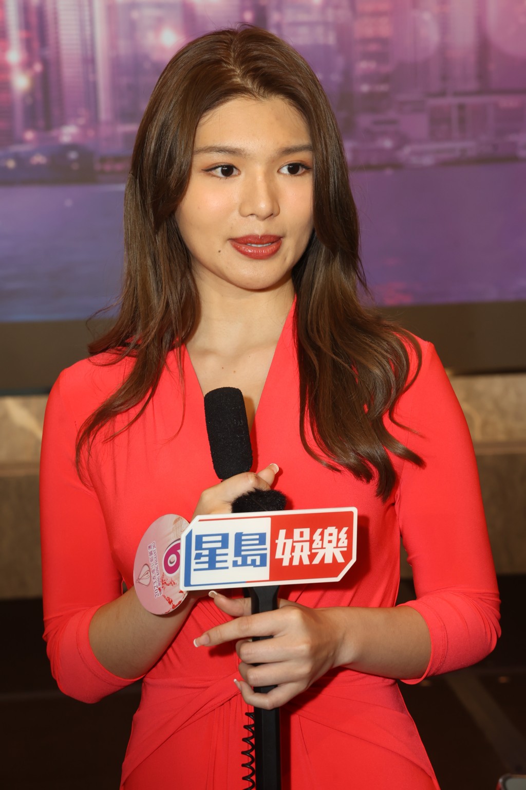 潘明璇强调小时候很肥，被人嘲pizza姐，直言美容、发型和化妆对女仔帮助好大。